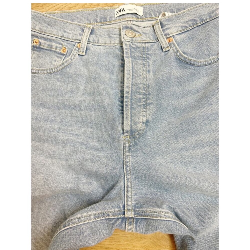 ZARA- High Rise Trumpet Ankle length Jeans in a Size 10 in Excellent Condition! - Picture 7 of 11
